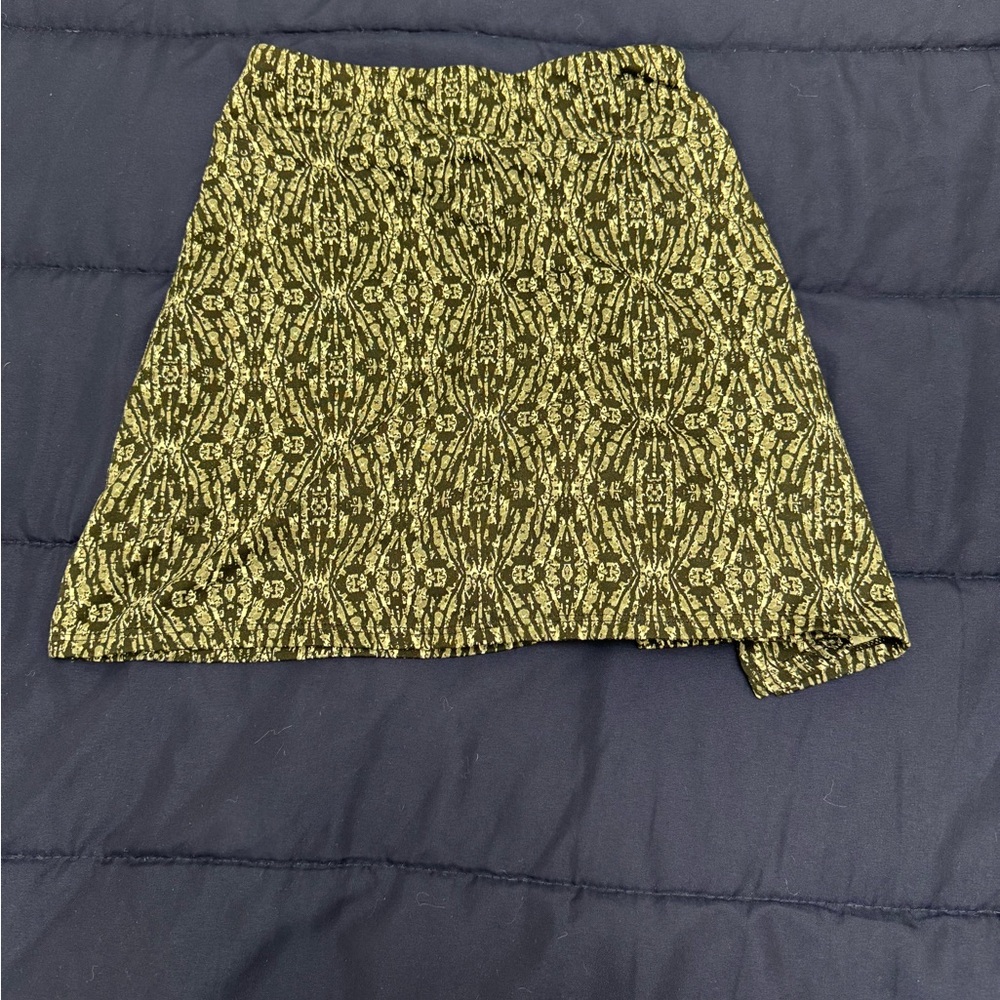 Stylish Green Patterned Skirt
